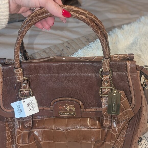 New with tags Coach Madison Embossed Flap Carry-All Coach - Picture 5 of 15